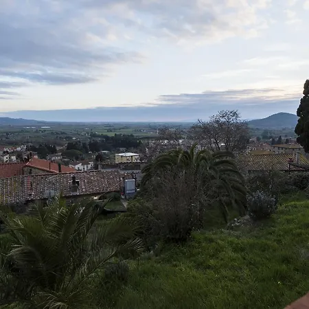 Il Chiostro & * Suvereto
