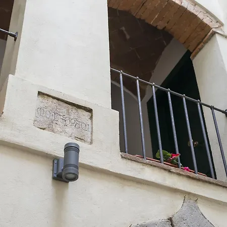 Il Chiostro & *