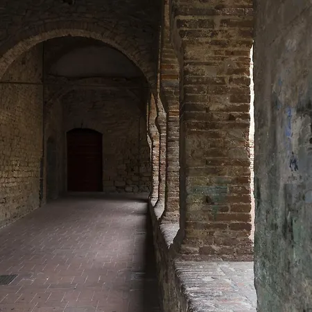 Il Chiostro & *